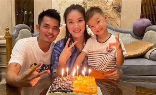 全家带凳子吃瓜真千金爆料视频,视频爆料背后的真相