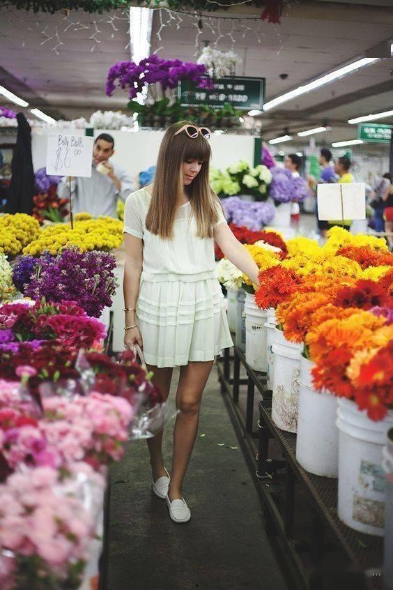 抖音花店老板娘视频吃瓜,揭秘娱乐圈幕后故事