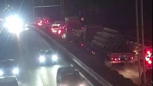 男子车祸吃瓜视频真实吗,真相还是谣言？