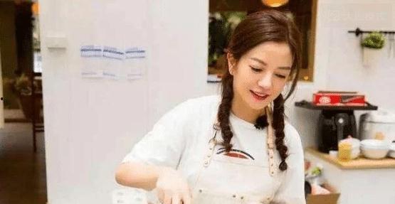 飞姐吃瓜赵薇视频,揭秘赵薇幕后故事