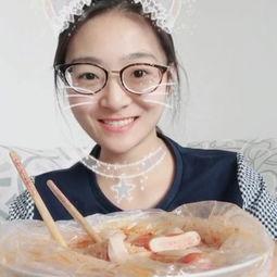 买瓜吃的小妹是谁啊视频,揭秘“买瓜吃的小妹”视频背后的热门人物