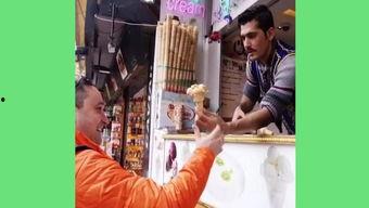 男人吃瓜的搞笑视频,男人吃瓜搞笑瞬间大盘点