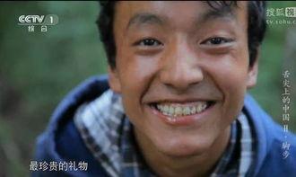 关于憨笑吃瓜的视频,吃瓜群众的欢乐时光