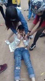 潮汕吃瓜群众群殴事件视频,吃瓜群众围观下的冲突瞬间