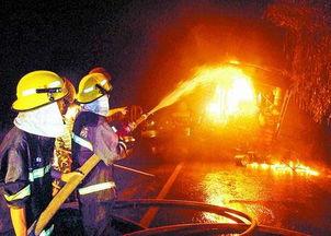 消防队比赛吃瓜视频播放,吃瓜比赛视频走红网络