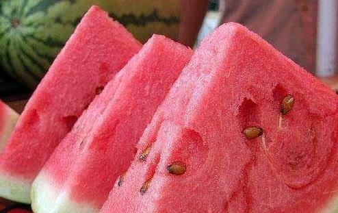 武汉疫情期间吃瓜视频,记录战“疫”中的民间声音与情感