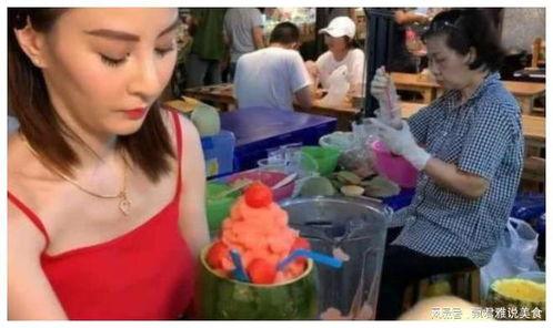 北京朝阳大妈吃瓜视频,街头热辣瞬间，揭秘社区生活百态