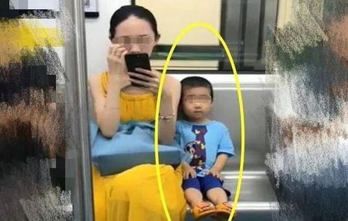 妈妈偷拍儿子吃瓜视频,妈妈记录下儿子吃瓜的可爱日常