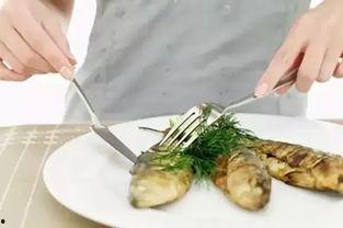 吃八瓜鱼夹馍视频大全,视频大全带你领略地道美食魅力