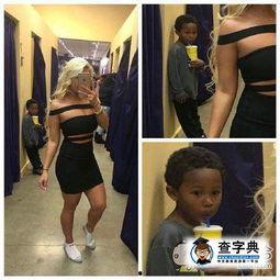 吃瓜男女拍照姿势视频