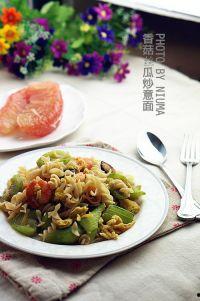 吃瓜厨房丝瓜做法大全视频,厨房里的吃瓜盛宴