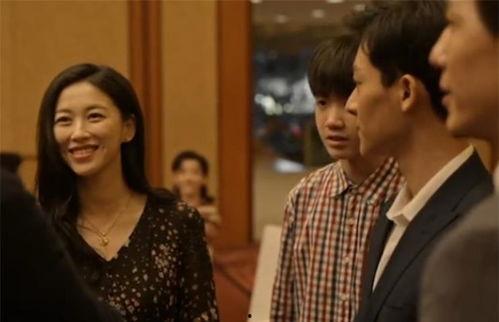 吃瓜博主兄妹视频,视频中的欢乐瞬间