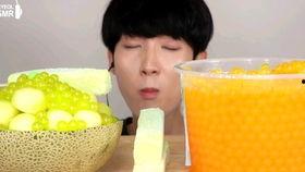 可乐直播吃哈密瓜视频下载,可乐达人挑战哈密瓜大餐，美味瞬间尽收眼底